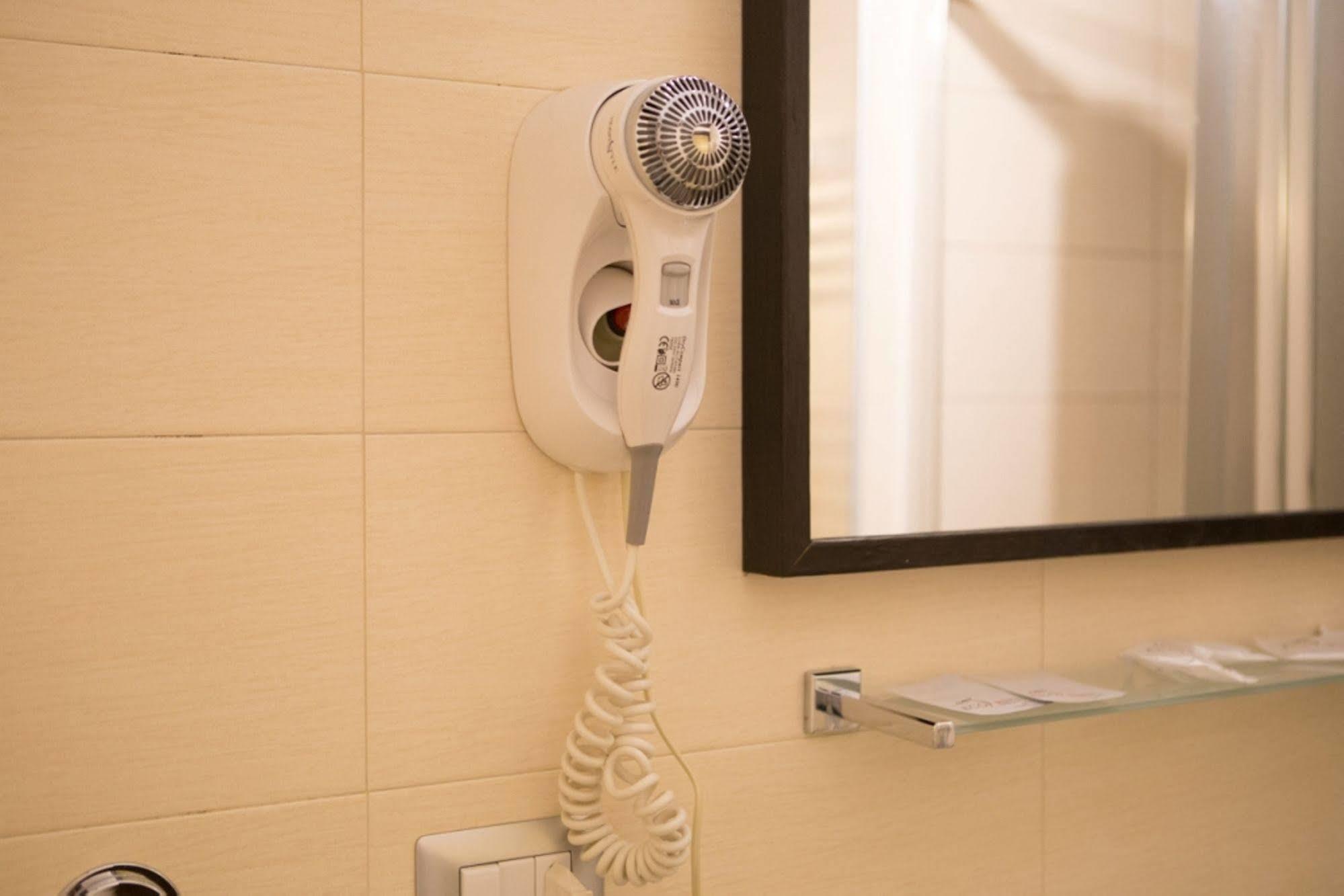 Mikale Rooms Рим Екстериор снимка