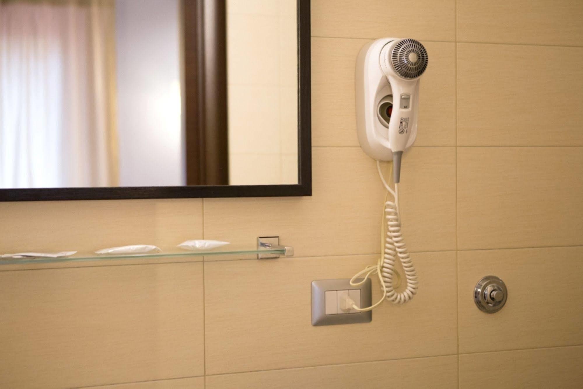 Mikale Rooms Рим Екстериор снимка