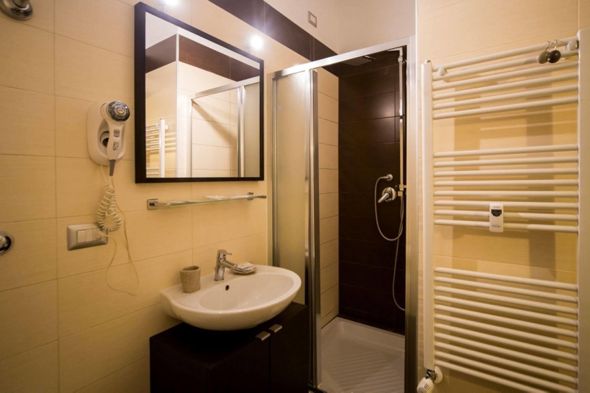 Mikale Rooms Рим Екстериор снимка