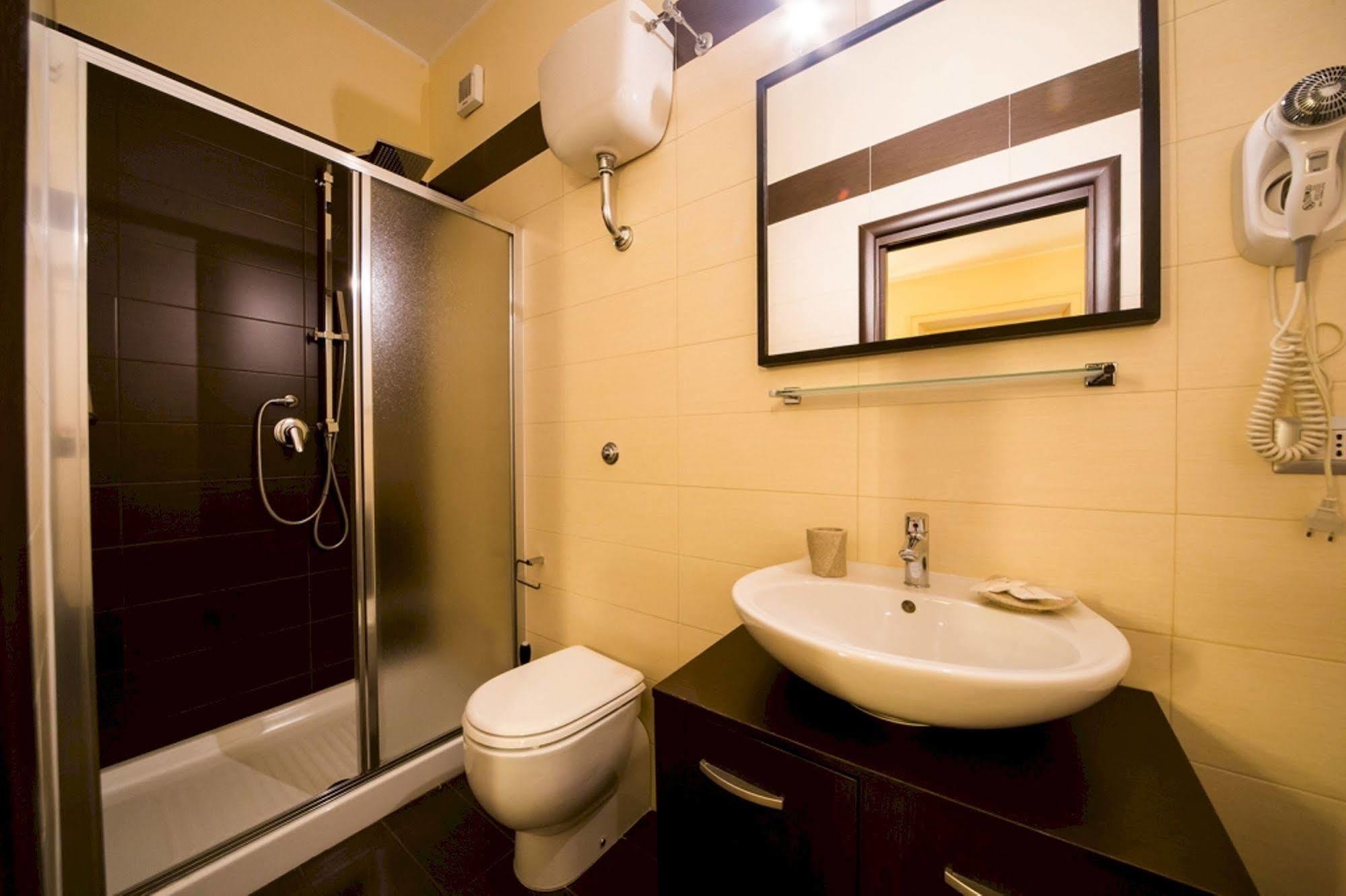 Mikale Rooms Рим Екстериор снимка