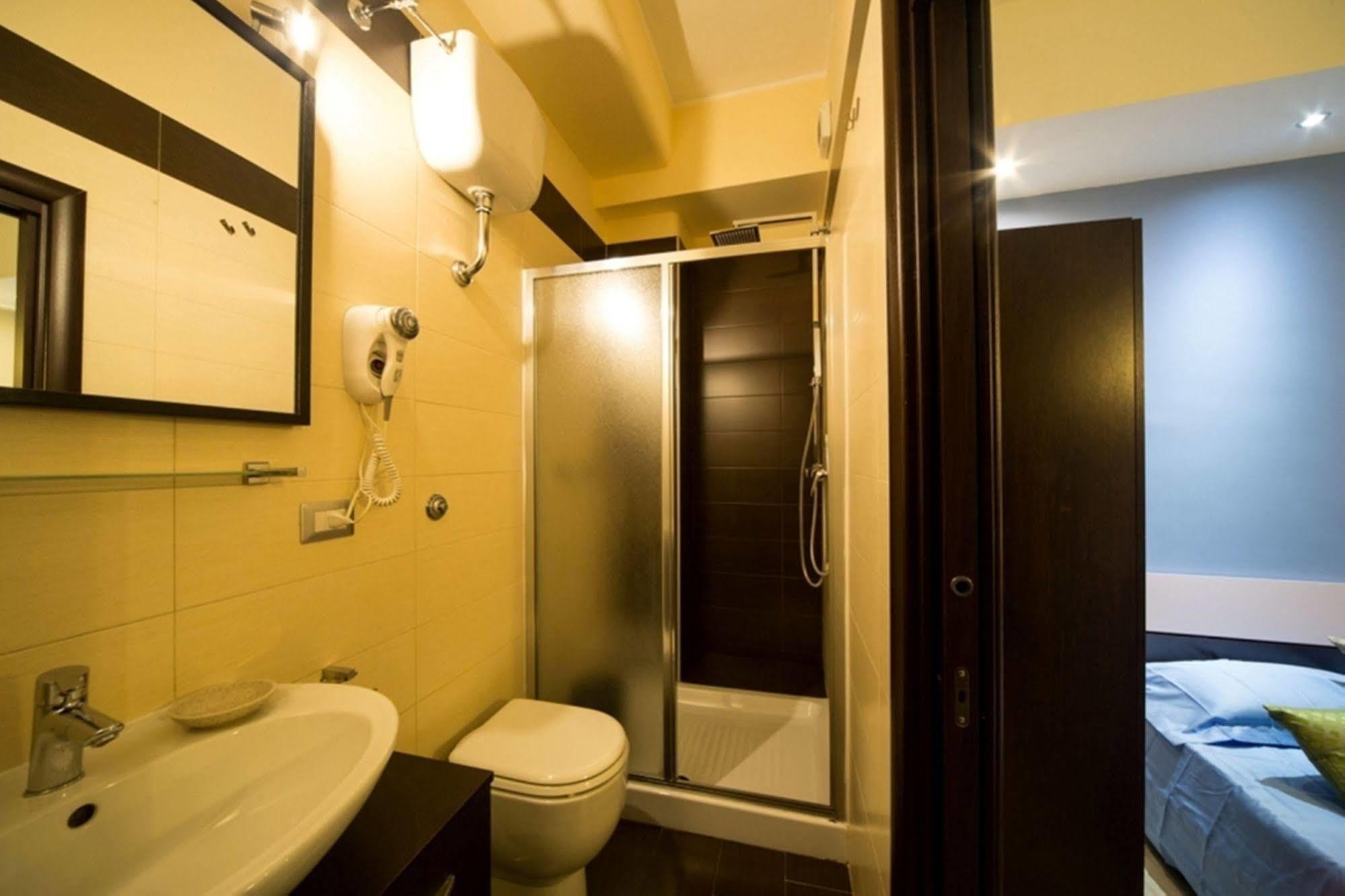 Mikale Rooms Рим Екстериор снимка
