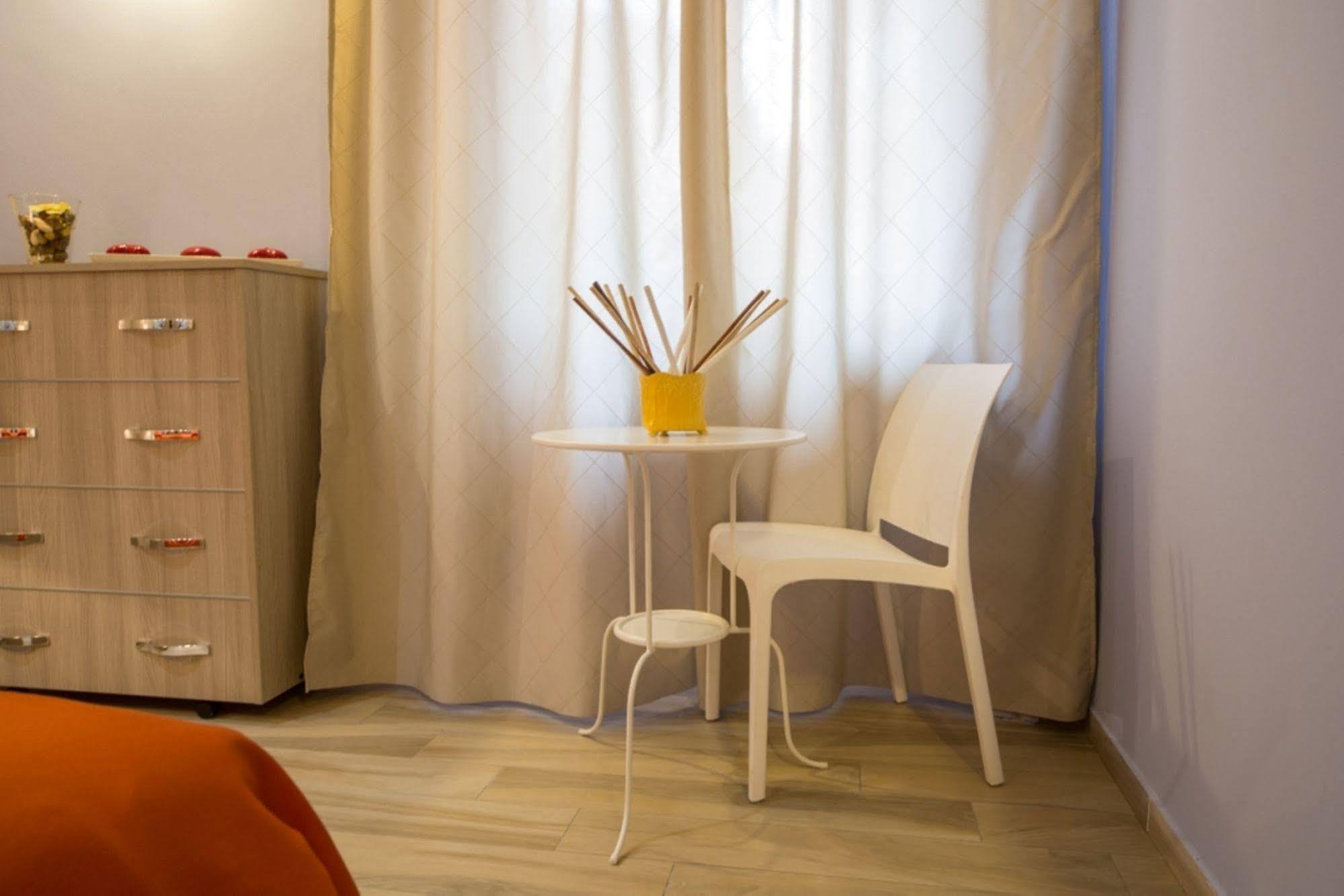 Mikale Rooms Рим Екстериор снимка