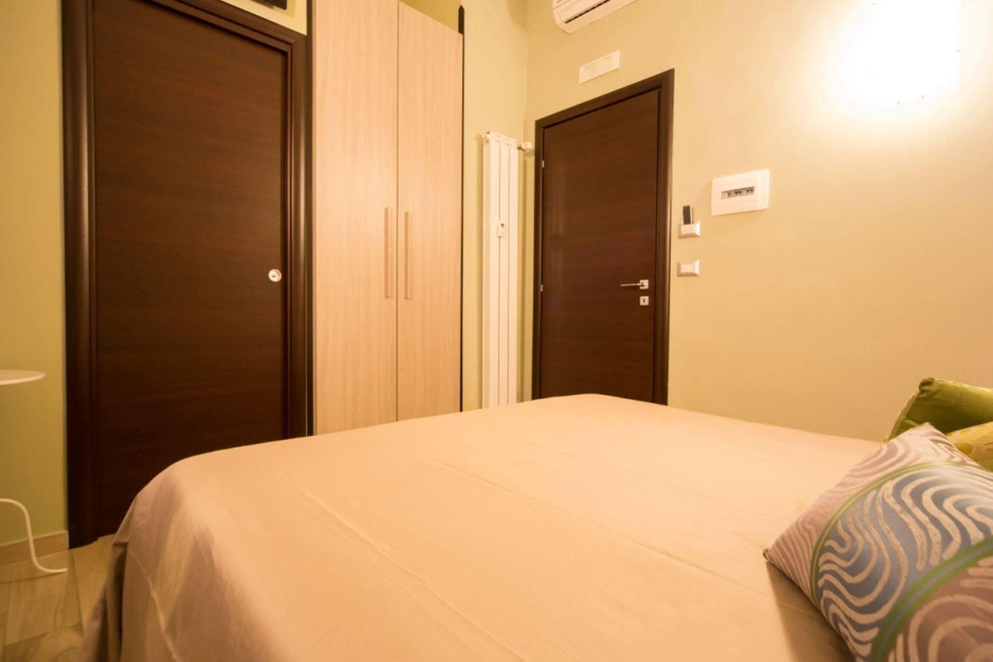 Mikale Rooms Рим Екстериор снимка